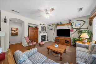 22262 Trinity Pl, Saugus, CA 91390 - Photo 19