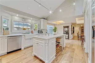 23134 Collins St, Woodland Hills, CA 91367 - Photo 9