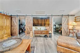 23134 Collins St, Woodland Hills, CA 91367 - Photo 35