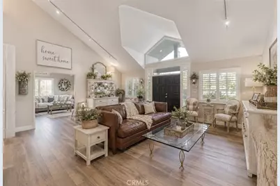 23134 Collins Street, Woodland Hills, CA 91367 - Photo 5