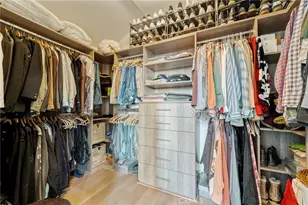 23134 Collins St, Woodland Hills, CA 91367 - Photo 25