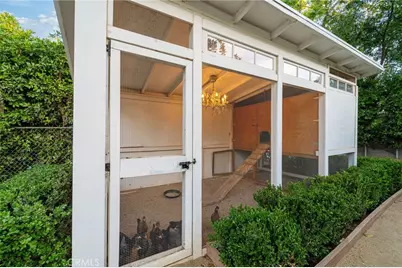 23134 Collins Street, Woodland Hills, CA 91367 - Photo 43