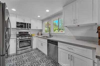 23134 Collins Street, Woodland Hills, CA 91367 - Photo 31