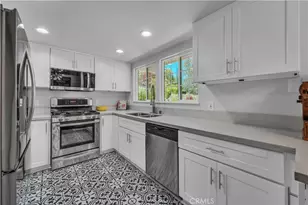 23134 Collins St, Woodland Hills, CA 91367 - Photo 31