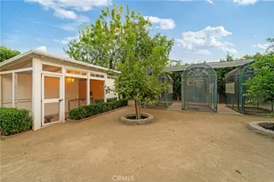 23134 Collins St, Woodland Hills, CA 91367 - Photo 43