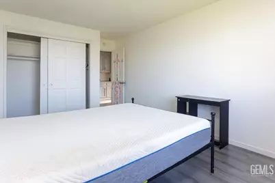 8525 Great Circle, California City, CA 93505 - Photo 19