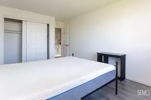 8525 Great Circle, California City, CA 93505 - Photo 19