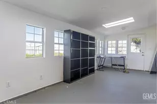 8525 Great Circle, California City, CA 93505 - Photo 9