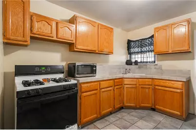 1329 -1331 N Screenland Drive, Burbank, CA 91505 - Photo 3