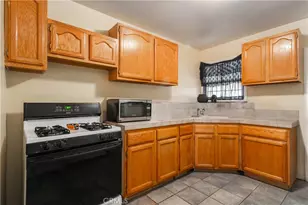 1329 -1331 N Screenland Dr, Burbank, CA 91505 - Photo 3