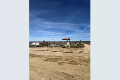 136 E Avenue W8, Pearblossom, CA 93553 - Photo 7