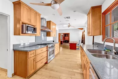 19130 Charles Street, Tarzana, CA 91356 - Photo 31