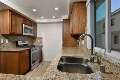 7240 Shirley #101, Reseda, CA 91335 - Photo 15