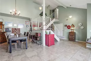 27015 Las Mananitas, Valencia, CA 91354 - Photo 3