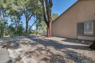 26216 Rainbow Glen Dr, Newhall, CA 91321 - Photo 27