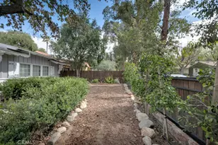 22117 Ybarra, Woodland Hills, CA 91364 - Photo 5