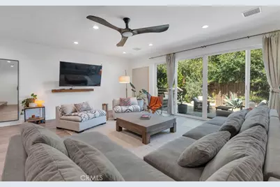 22117 Ybarra, Woodland Hills, CA 91364 - Photo 11