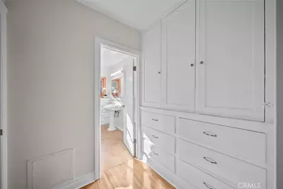 11048 Blix, Los Angeles, CA 91602 - Photo 17