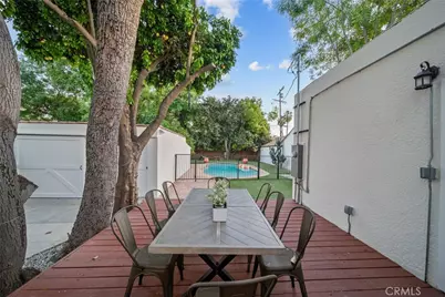 11048 Blix, Los Angeles, CA 91602 - Photo 23