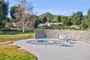 19204 Ave Of The Oaks, Newhall, CA 91321 - Photo 31
