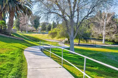 19204 Avenue Of The Oaks #B, Newhall, CA 91321 - Photo 45