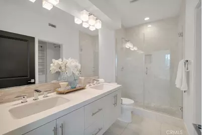 10832 W Riverton Court, Toluca Lake, CA 91602 - Photo 13