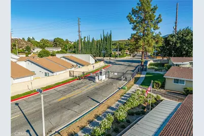 19401 Oak Crossing, Newhall, CA 91321 - Photo 33