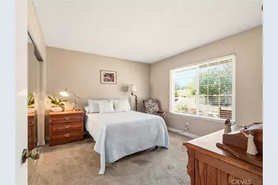 19401 Oak Crossing, Newhall, CA 91321 - Photo 11