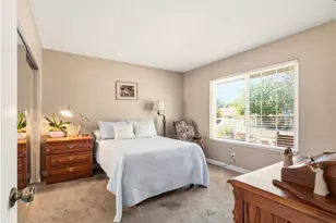 19401 Oak Crossing, Newhall, CA 91321 - Photo 11