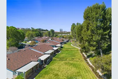 19401 Oak Crossing, Newhall, CA 91321 - Photo 31