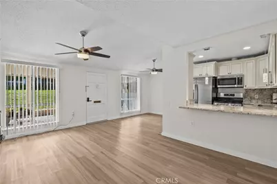 19156 Avenue Of The Oaks #B, Newhall, CA 91321 - Photo 7
