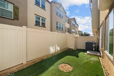 22157 Barrington, Saugus, CA 91350 - Photo 39