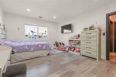 2240 N Parish, Burbank, CA 91504 - Photo 29