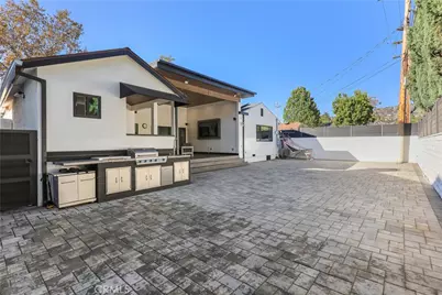 2240 N Parish, Burbank, CA 91504 - Photo 39