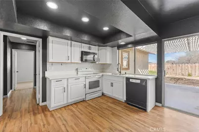 21449 Applewood, California City, CA 93505 - Photo 7