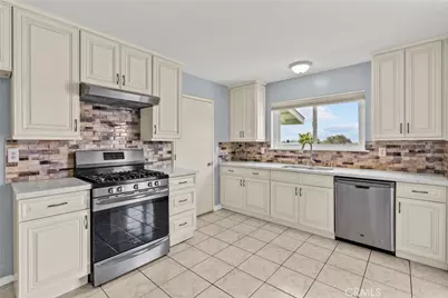 11625 Hunnewell, Sylmar, CA 91342 - Photo 9