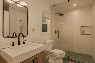 3715 Hillcrest Dr, Los Angeles, CA 90016 - Photo 31