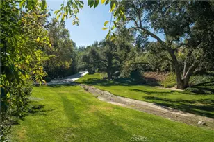 15533 Saddleback Dr, Canyon Country, CA 91387 - Photo 9