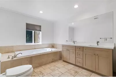 5063 Serrania Avenue, Woodland Hills, CA 91364 - Photo 25