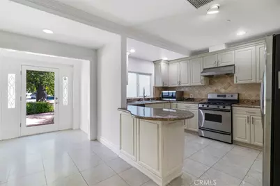 5063 Serrania Avenue, Woodland Hills, CA 91364 - Photo 5