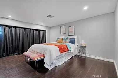 70 W Claremont St, Pasadena, CA 91103 - Photo 13