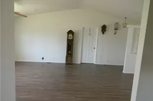 16846 E Ave T, Llano, CA 93544 - Photo 11