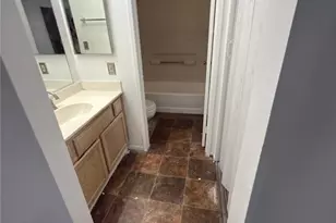 19830 Sandpiper Pl, Newhall, CA 91321 - Photo 5