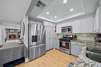 16503 Fairglade, Canyon Country, CA 91387 - Photo 19