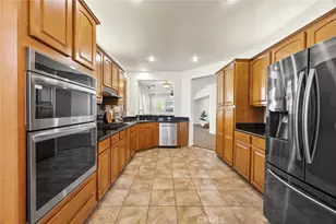 420 Hollyhill, Bakersfield, CA 93312 - Photo 11