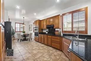 420 Hollyhill, Bakersfield, CA 93312 - Photo 9