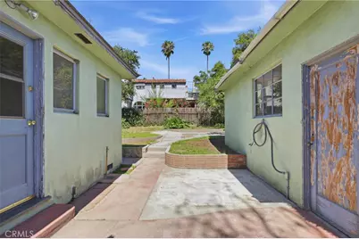 1295 E Woodbury Road, Pasadena, CA 91104 - Photo 23