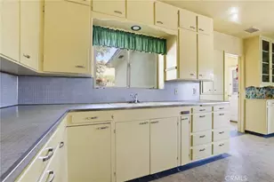 1295 E Woodbury Rd, Pasadena, CA 91104 - Photo 15