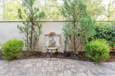 26910 Monterey, Valencia, CA 91355 - Photo 19