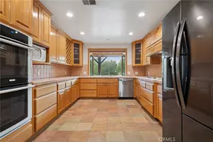 7254 Studio Rd, Canoga Park, CA 91304 - Photo 7